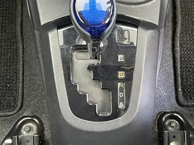 トヨタ アクア X－URBAN 群馬県 2016(平28)年 6.7万km シルバーM 禁煙車　純正７型ナビ　フルセグ　Bluetooth　バックカメラ　衝突軽減システム　車線逸脱警報　オートマチックハイビーム　オートライト　ETC　横滑り防止装置　ECOモード　EVモード　フォグ