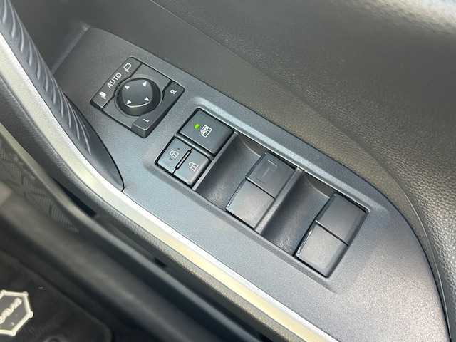 トヨタ ＲＡＶ４ アドベンチャー オフロードPKG 青森県 2020(令2)年 4.3万km グレーメタリック スペアキー/フロントTRDエアロ/TRDフォグライト/TRDラゲッジマット/ルーフレール/純正トノカバー/ブラインドスポッドモニター/Bluetooth接続/オートマチックハイビーム/レーンアシスト/横滑り防止装置/プッシュスタート/100V電源/スタッドレスタイヤ/ETC/スマートキー/取扱説明書/保証書/ナビ取扱説明書