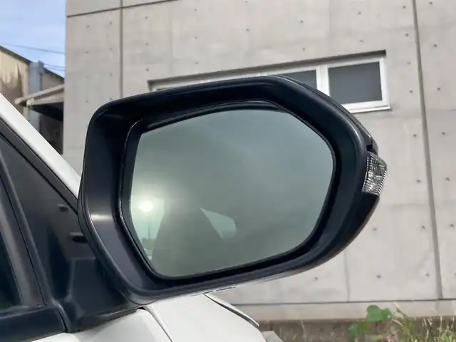 トヨタ ＧＲヤリス RZ 静岡県 2021(令3)年 5.1万km プラチナホワイトパールマイカ 純正ディスプレイオーディオナビ/　AM FM Bluetooth USB AppleCarPlay AndroidAuto/ビルトインETC/LEDオートヘッドランプ/GRロゴ入りレッドブレーキキャリパー/4WDターボ/革巻きステアリング/ステアリングスイッチ/スマートキー＆プッシュスタート/アイドリングストップ/GRエアロ/6速MT/フルセグTV/純正18インチアルミホイール