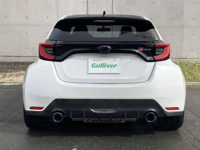 トヨタ ＧＲヤリス RZ 静岡県 2021(令3)年 5.1万km プラチナホワイトパールマイカ 純正ディスプレイオーディオナビ/　AM FM Bluetooth USB AppleCarPlay AndroidAuto/ビルトインETC/LEDオートヘッドランプ/GRロゴ入りレッドブレーキキャリパー/4WDターボ/革巻きステアリング/ステアリングスイッチ/スマートキー＆プッシュスタート/アイドリングストップ/GRエアロ/6速MT/フルセグTV/純正18インチアルミホイール