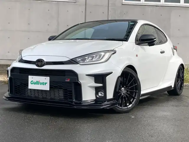 トヨタ ＧＲヤリス RZ 静岡県 2021(令3)年 5.1万km プラチナホワイトパールマイカ 純正ディスプレイオーディオナビ/　AM FM Bluetooth USB AppleCarPlay AndroidAuto/ビルトインETC/LEDオートヘッドランプ/GRロゴ入りレッドブレーキキャリパー/4WDターボ/革巻きステアリング/ステアリングスイッチ/スマートキー＆プッシュスタート/アイドリングストップ/GRエアロ/6速MT/フルセグTV/純正18インチアルミホイール