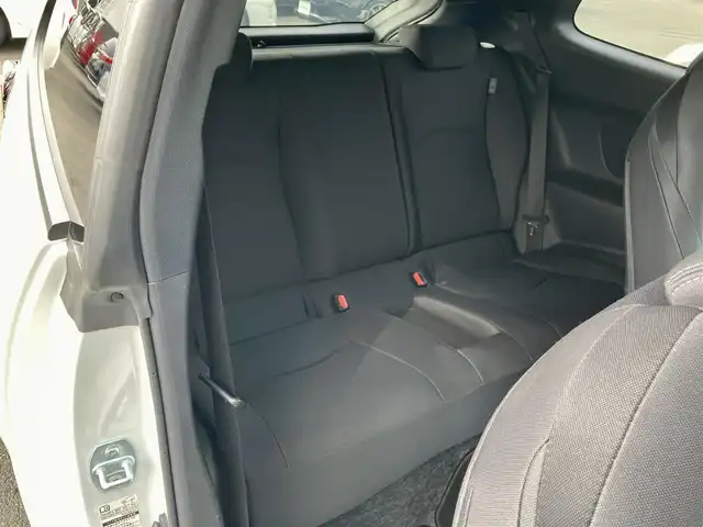 トヨタ ＧＲヤリス RZ 静岡県 2021(令3)年 5.1万km プラチナホワイトパールマイカ 純正ディスプレイオーディオナビ/　AM FM Bluetooth USB AppleCarPlay AndroidAuto/ビルトインETC/LEDオートヘッドランプ/GRロゴ入りレッドブレーキキャリパー/4WDターボ/革巻きステアリング/ステアリングスイッチ/スマートキー＆プッシュスタート/アイドリングストップ/GRエアロ/6速MT/フルセグTV/純正18インチアルミホイール