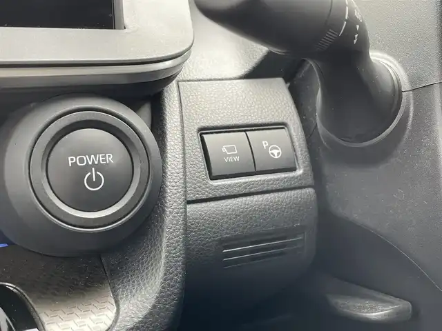 トヨタ プリウス Z 佐賀県 2023(令5)年 4.4万km プラチナホワイトパールマイカ モデリスタエアロ/純正12.3インチディスプレイオーディオ(ナビ機能・前後ドライブレコーダー機能付)/・フルセグTV/AM/FM/USB/Bluetooth/パノラミックビューモニター/ビルトインETC2.0/アドバンストパーク/デジタルインナーミラー/パワーバックドア(予約ロック機能付)/100V電源/電子パーキングブレーキ/・AUTO HOLD機能/置くだけ充電/黒レザーシート(合皮)/D席メモリー機能付パワーシート/DN席シートヒーター/シートベンチレーション/ISOFIX対応/革巻きステアリング/ステアリングヒーター/ステアリングリモコン/純正19インチアルミホイール/純正LEDヘッドライト/・オートマチックハイビーム/純正フロアマット/純正ドアバイザ―/新車保証書/取扱説明書/スペアキー１本/トヨタセーフティセンス/・レーダークルーズコントロール/・レーンディパーチャーアラート/・プリクラッシュセーフティ/・ブラインドスポットモニター/・クリアランスソナー/・リヤクロストラフィックアラート/・プロアクティブドライビングアシスト/・安心降車アシスト