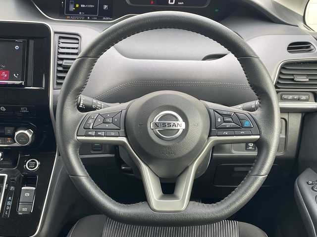 日産 セレナ ハイウェイスター V 山口県 2019(令1)年 2.7万km ブリリアントホワイトパール 2トーン エマージェンシーブレーキ/セーフティーパックB/社外ディスプレイオーディオ/CD/DVD/SD/iPod/BT/ETC/バックカメラ/全周囲カメラ/レーダークルーズコントロール/パーキングアシスト/プロパイロット/ハンズフリー両側オートスライドドア/前後ドライブレコ―ダー/前後コーナーセンサー/ドアバイザー/純正フロアマット/電動格納ミラー