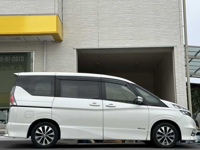 日産 セレナ