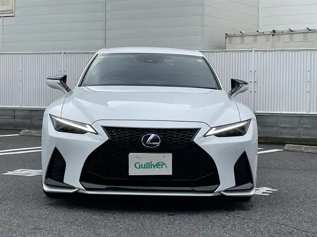 レクサス ＩＳ 300h Fスポーツ 群馬県 2022(令4)年 4.4万km ホワイトパールクリスタルシャイン ワンオーナー/バックカメラ/ビルトインETC2.0/ハーフレザーシート/シートメモリー/パワーシート(D＋N席)/シートヒーター(D＋N席)/クルーズコントロール(追従走行有)/純正アルミホイール/フルセグテレビ/LEDヘッドライト/純正ナビ/CD.DVD再生