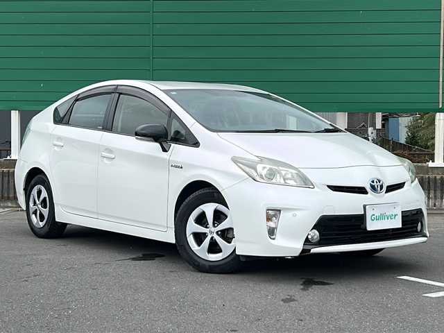 トヨタ プリウス S 茨城県 2014(平26)年 6.4万km ホワイトパールクリスタルシャイン パナソニック製9インチナビ（AM/FM/Bluetooth/SD/CD/DVD/iPod/TV）/純正ビルトインETC/ステアリングスイッチ/純正フロアマット/スマートキー/前方ドライブレコーダー/前後コーナーセンサー/オートライト/W＋カーテンエアバッグ
