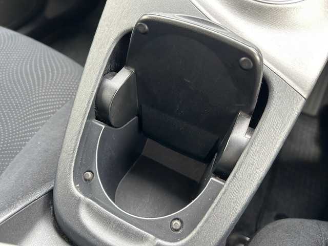 トヨタ プリウス S 茨城県 2014(平26)年 6.4万km ホワイトパールクリスタルシャイン パナソニック製9インチナビ（AM/FM/Bluetooth/SD/CD/DVD/iPod/TV）/純正ビルトインETC/ステアリングスイッチ/純正フロアマット/スマートキー/前方ドライブレコーダー/前後コーナーセンサー/オートライト/W＋カーテンエアバッグ