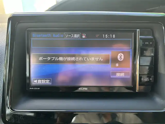 トヨタ ヴォクシー ZS 大阪府 2014(平26)年 10.5万km ブラック 社外メモリナビ（AVN-Z03iW）/・DVD/FM/AM/Bluetooth/・フルセグテレビ/ETC/バックカメラ/デジタルインナーミラー/革巻きステアリング/ステアリングリモコン/フリップダウンモニター/両側パワースライドドア/オートライト/オートエアコン/スマートキー×2/プッシュスタートボタン/12V電源/社外19インチアルミホイール/社外フロアマット/取扱説明書/ナビ取扱説明書/保証書
