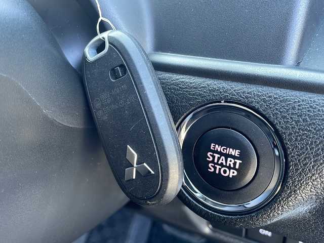 三菱 デリカＤ：２ カスタムHV　MV 福島県 2017(平29)年 1.6万km ピュアホワイトP 純正ナビ フルセグTV バックモニター プリップダウンモニター ETC 両側パワースライドドア　クルーズコントロール 純正マット 車線逸脱警報 横滑り防止 衝突被害軽減 取扱説明書 保証書 記録簿