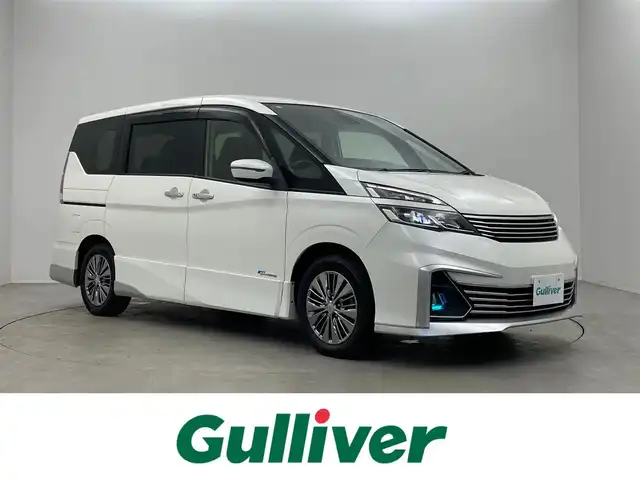 日産 セレナ ライダー 大阪府 2016(平28)年 5.6万km ブリリアントホワイトパール 純正ナビ　フリップダウンモニター　バックカメラ　ビルトインＥＴＣ　ドライブレコーダー　エマージェンシーブレーキ　クルーズコントロール　社外アルミホイール　プッシュスタート　スマートキー　オートライト　