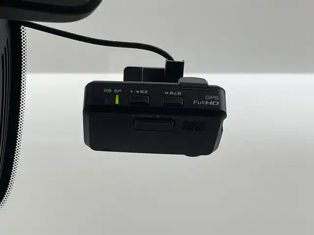 日産 セレナ ライダー 大阪府 2016(平28)年 5.6万km ブリリアントホワイトパール 純正ナビ　フリップダウンモニター　バックカメラ　ビルトインＥＴＣ　ドライブレコーダー　エマージェンシーブレーキ　クルーズコントロール　社外アルミホイール　プッシュスタート　スマートキー　オートライト　