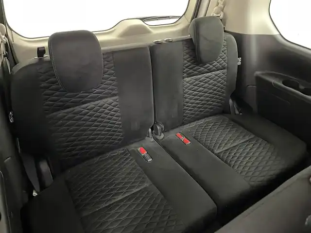 日産 セレナ ライダー 大阪府 2016(平28)年 5.6万km ブリリアントホワイトパール 純正ナビ　フリップダウンモニター　バックカメラ　ビルトインＥＴＣ　ドライブレコーダー　エマージェンシーブレーキ　クルーズコントロール　社外アルミホイール　プッシュスタート　スマートキー　オートライト　