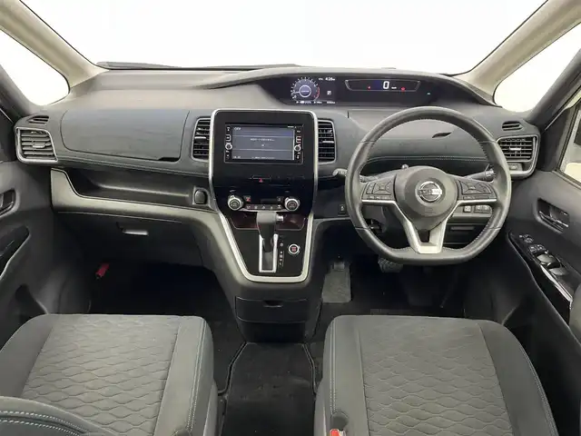 日産 セレナ ライダー 大阪府 2016(平28)年 5.6万km ブリリアントホワイトパール 純正ナビ　フリップダウンモニター　バックカメラ　ビルトインＥＴＣ　ドライブレコーダー　エマージェンシーブレーキ　クルーズコントロール　社外アルミホイール　プッシュスタート　スマートキー　オートライト　