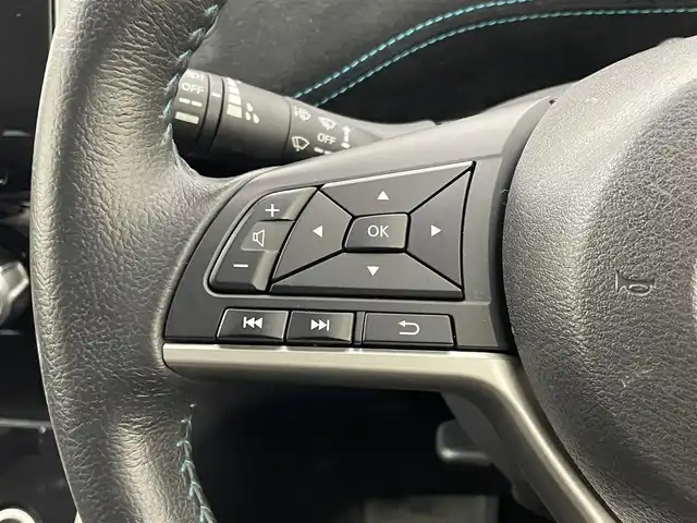 日産 セレナ ライダー 大阪府 2016(平28)年 5.6万km ブリリアントホワイトパール 純正ナビ　フリップダウンモニター　バックカメラ　ビルトインＥＴＣ　ドライブレコーダー　エマージェンシーブレーキ　クルーズコントロール　社外アルミホイール　プッシュスタート　スマートキー　オートライト　