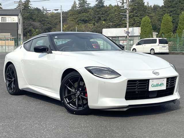 日産 フェアレディ Ｚ バージョンST 千葉県 2023(令5)年 0.1万km未満 パール ニッサン９インチコネクトナビ／フルセグＴＶ/Ｂｌｕｅｔｏｏｔｈ/Ａｐｐｌｅ　ＣａｒＰｌａｙ・Ａｎｄｒｏｉｄ　Ａｕｔｏ連携機能/Ａｍａｚｏｎ　Ａｌｅｘａ搭載/ＢＯＳＥサウンドシステム/レイズ製１９インチ鍛造ＡＷ/レーダークルーズコントロール/衝突軽減ブレーキ/レーンキープアシスト/ブラインドスポットモニター/前後コーナセンサー/サイド＆カーテンエアバック/保証書/取扱説明書/スペアキー
