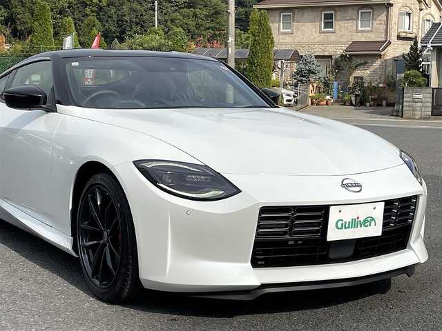 日産 フェアレディ Ｚ バージョンST 千葉県 2023(令5)年 0.1万km未満 パール ニッサン９インチコネクトナビ／フルセグＴＶ/Ｂｌｕｅｔｏｏｔｈ/Ａｐｐｌｅ　ＣａｒＰｌａｙ・Ａｎｄｒｏｉｄ　Ａｕｔｏ連携機能/Ａｍａｚｏｎ　Ａｌｅｘａ搭載/ＢＯＳＥサウンドシステム/レイズ製１９インチ鍛造ＡＷ/レーダークルーズコントロール/衝突軽減ブレーキ/レーンキープアシスト/ブラインドスポットモニター/前後コーナセンサー/サイド＆カーテンエアバック/保証書/取扱説明書/スペアキー
