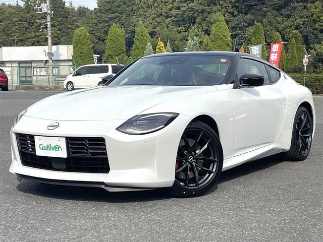 日産 フェアレディ Ｚ バージョンST 千葉県 2023(令5)年 0.1万km未満 パール ニッサン９インチコネクトナビ／フルセグＴＶ/Ｂｌｕｅｔｏｏｔｈ/Ａｐｐｌｅ　ＣａｒＰｌａｙ・Ａｎｄｒｏｉｄ　Ａｕｔｏ連携機能/Ａｍａｚｏｎ　Ａｌｅｘａ搭載/ＢＯＳＥサウンドシステム/レイズ製１９インチ鍛造ＡＷ/レーダークルーズコントロール/衝突軽減ブレーキ/レーンキープアシスト/ブラインドスポットモニター/前後コーナセンサー/サイド＆カーテンエアバック/保証書/取扱説明書/スペアキー