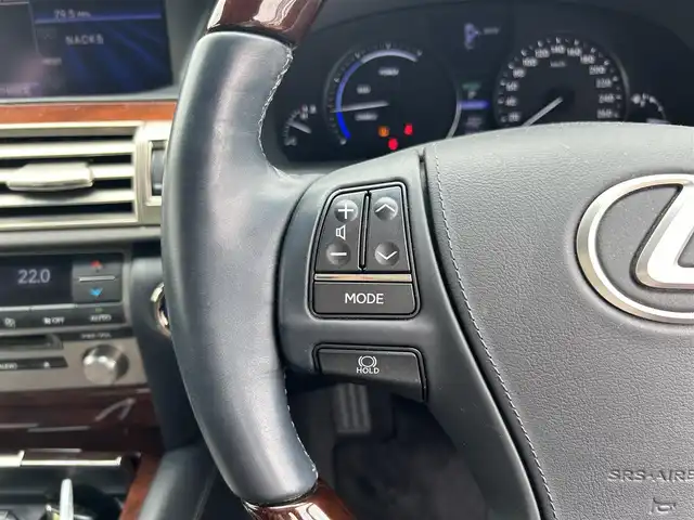 レクサス ＬＳ 600hL 栃木県 2012(平24)年 3.9万km ホワイトパールクリスタルシャイン 4WD/マークレビンソン/純正19インチAW/ブラインドスポットモニター/追従走行付きクルーズコントロール/純正ナビ/フルセグTV、Bluetooth、CD.DVD/バックカメラ/レザーシート/シートヒータ/ベンチレーション/シートメモリー/ハンドルヒーター/純正ETC/ナイトビュー/LEDヘッドライト/LEDフォグランプ/オートライト/オートマチックハイビーム/オットマン/純正フロアマット/純正アルミホイール