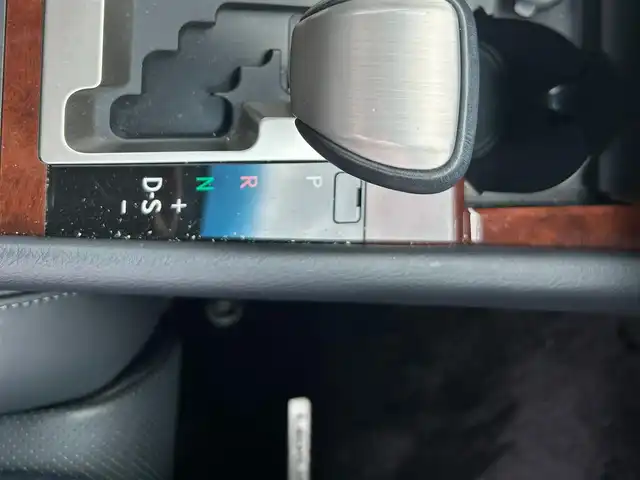 レクサス ＬＳ 600hL 栃木県 2012(平24)年 3.9万km ホワイトパールクリスタルシャイン 4WD/マークレビンソン/純正19インチAW/ブラインドスポットモニター/追従走行付きクルーズコントロール/純正ナビ/フルセグTV、Bluetooth、CD.DVD/バックカメラ/レザーシート/シートヒータ/ベンチレーション/シートメモリー/ハンドルヒーター/純正ETC/ナイトビュー/LEDヘッドライト/LEDフォグランプ/オートライト/オートマチックハイビーム/オットマン/純正フロアマット/純正アルミホイール