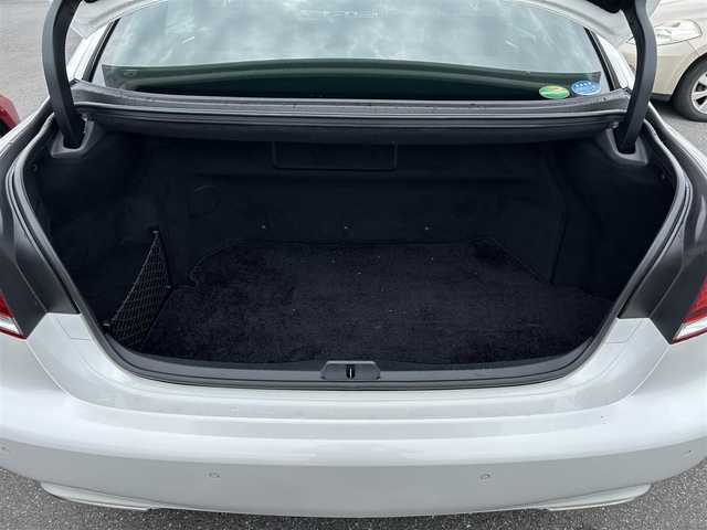 レクサス ＬＳ 600hL 栃木県 2012(平24)年 3.9万km ホワイトパールクリスタルシャイン 4WD/マークレビンソン/純正19インチAW/ブラインドスポットモニター/追従走行付きクルーズコントロール/純正ナビ/フルセグTV、Bluetooth、CD.DVD/バックカメラ/レザーシート/シートヒータ/ベンチレーション/シートメモリー/ハンドルヒーター/純正ETC/ナイトビュー/LEDヘッドライト/LEDフォグランプ/オートライト/オートマチックハイビーム/オットマン/純正フロアマット/純正アルミホイール
