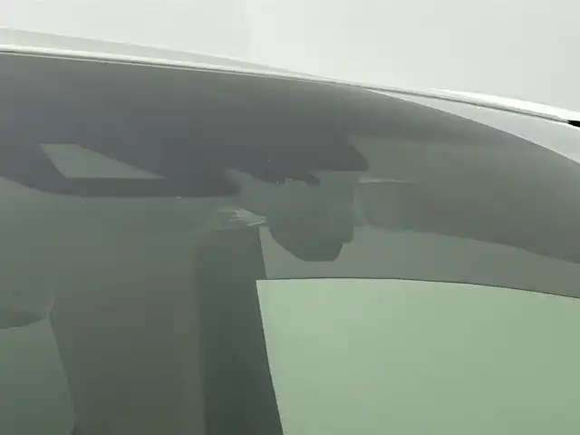 トヨタ アルファードハイブリット G 道央・札幌 2018(平30)年 6.5万km ホワイトパールクリスタルシャイン ・４ＷＤ/・フリップダウン/・純正ナビ/・BT/CD/DVD/SD/・フルセグTV/・トヨタセーフティセンス/・ビルトインETC2.0/・MTモード/・パワーシート/・両側パワースライドドア/・シートヒーター／エアコン/・純正ドライブレコーダー/・アダプティブクルーズコントロール/・ステアリングスイッチ/・電子パーキングブレーキ/・オートホールド/・オートライト/・オートマチックハイビーム/・純正フロアマット/・スマートキー/・プッシュスタート/・ホワイトレザーシート