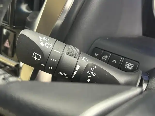 トヨタ アルファードハイブリット G 道央・札幌 2018(平30)年 6.5万km ホワイトパールクリスタルシャイン ・４ＷＤ/・フリップダウン/・純正ナビ/・BT/CD/DVD/SD/・フルセグTV/・トヨタセーフティセンス/・ビルトインETC2.0/・MTモード/・パワーシート/・両側パワースライドドア/・シートヒーター／エアコン/・純正ドライブレコーダー/・アダプティブクルーズコントロール/・ステアリングスイッチ/・電子パーキングブレーキ/・オートホールド/・オートライト/・オートマチックハイビーム/・純正フロアマット/・スマートキー/・プッシュスタート/・ホワイトレザーシート