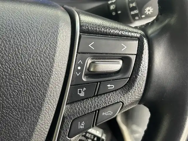 トヨタ アルファードハイブリット G 道央・札幌 2018(平30)年 6.5万km ホワイトパールクリスタルシャイン ・４ＷＤ/・フリップダウン/・純正ナビ/・BT/CD/DVD/SD/・フルセグTV/・トヨタセーフティセンス/・ビルトインETC2.0/・MTモード/・パワーシート/・両側パワースライドドア/・シートヒーター／エアコン/・純正ドライブレコーダー/・アダプティブクルーズコントロール/・ステアリングスイッチ/・電子パーキングブレーキ/・オートホールド/・オートライト/・オートマチックハイビーム/・純正フロアマット/・スマートキー/・プッシュスタート/・ホワイトレザーシート