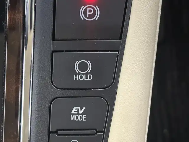 トヨタ アルファードハイブリット G 道央・札幌 2018(平30)年 6.5万km ホワイトパールクリスタルシャイン ・４ＷＤ/・フリップダウン/・純正ナビ/・BT/CD/DVD/SD/・フルセグTV/・トヨタセーフティセンス/・ビルトインETC2.0/・MTモード/・パワーシート/・両側パワースライドドア/・シートヒーター／エアコン/・純正ドライブレコーダー/・アダプティブクルーズコントロール/・ステアリングスイッチ/・電子パーキングブレーキ/・オートホールド/・オートライト/・オートマチックハイビーム/・純正フロアマット/・スマートキー/・プッシュスタート/・ホワイトレザーシート