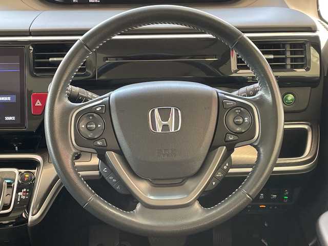 ホンダ ステップワゴン スパーダ ハイブリッド G EX ホンダセンシング 埼玉県 2018(平30)年 4.7万km プレミアムスパークルブラックパール ホンダセンシング /純正10インチメモリナビ/　　CD/DVD/BT/フルセグ  /全方位モニター /両側パワースライドドア /レーダークルーズコントロール /LEDオートライト /ハーフレザーシート /シートヒーター /純正16インチアルミホイール/ステアリングスイッチ /純正ETC/禁煙車