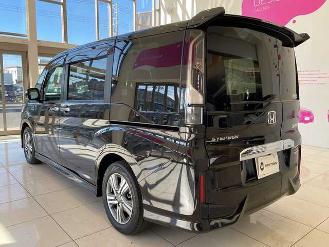 ホンダ ステップワゴン スパーダ ハイブリッド G EX ホンダセンシング 埼玉県 2018(平30)年 4.7万km プレミアムスパークルブラックパール ホンダセンシング /純正10インチメモリナビ/　　CD/DVD/BT/フルセグ  /全方位モニター /両側パワースライドドア /レーダークルーズコントロール /LEDオートライト /ハーフレザーシート /シートヒーター /純正16インチアルミホイール/ステアリングスイッチ /純正ETC/禁煙車