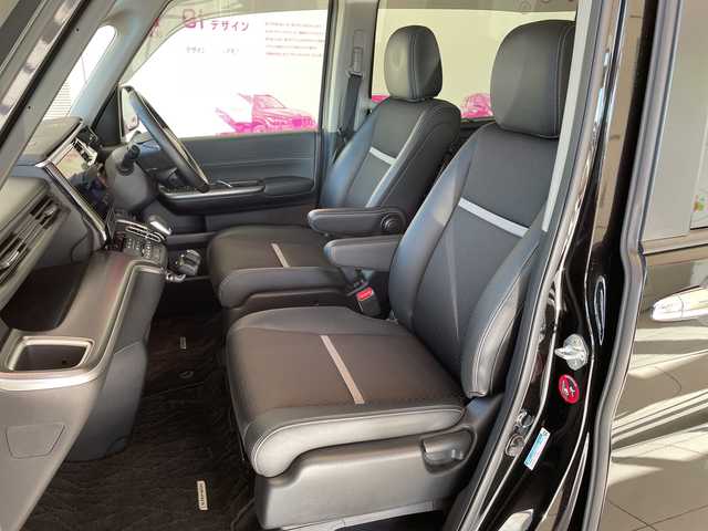 ホンダ ステップワゴン スパーダ ハイブリッド G EX ホンダセンシング 埼玉県 2018(平30)年 4.7万km プレミアムスパークルブラックパール ホンダセンシング /純正10インチメモリナビ/　　CD/DVD/BT/フルセグ  /全方位モニター /両側パワースライドドア /レーダークルーズコントロール /LEDオートライト /ハーフレザーシート /シートヒーター /純正16インチアルミホイール/ステアリングスイッチ /純正ETC/禁煙車