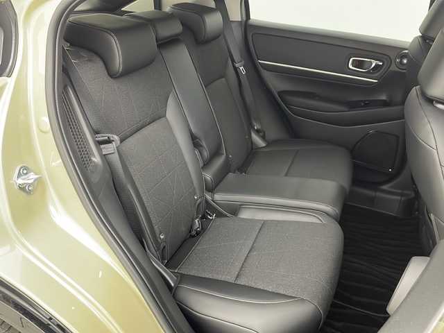 ホンダ ヴェゼル ハイブリッド e:HEV Z 宮城県 2021(令3)年 1.2万km サンドカーキパール 禁煙車/ワンオーナー/ホンダセンシング/・衝突軽減ブレーキ/・路外逸脱抑制機能/・アダプティブクルーズコントロール/・車線維持支援システム/・誤発進抑制機能 /・オートハイビーム/ブラインドスポットモニター/前席シートヒーター/全周囲カメラ/電動リアゲート/ステアリングヒーター/純正9インチディスプレイオーディオ/・インターナビ/BT/AM/FM/USB/フルセグTV/純正ドライブレコーダー（F/R）/ビルトインETC2.0/革巻きステアリング/ステアリングスイッチ/パドルシフト/電動パーキングブレーキ/オートホールド/プッシュスタート/スマートキー/置くだけ充電/ワイパーデアイサー/パーキングセンサーソナー/純正LEDヘッドライト/純正LEDフォグランプ/純正18インチアルミホイール/純正フロアマット