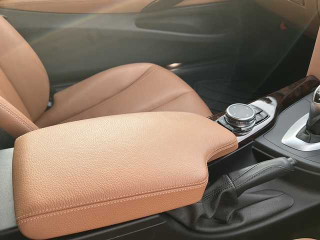 ＢＭＷ ４４０ｉ カブリオレ ラグジュアリー 長野県 2016(平28)年 1.7万km 白 純正HDDナビゲーション/CD DVD Bluetooth/バックカメラ/ETC/ワンオーナー/クルーズコントロール/衝突軽減ブレーキ/レーンキープアシスト/パドルシフト/ブラインドスポットモニター/運転席メモリーシート付き/シートヒーター(D/N)/パワーシート(D/N)/茶革シート/ステアリングリモコン/ドライブレコーダー/コーナーセンサー(前後)/横滑り防止装置/ウィンカーミラー/電動格納ミラー/スマートキー/エンジンプッシュスタート/スペアキー