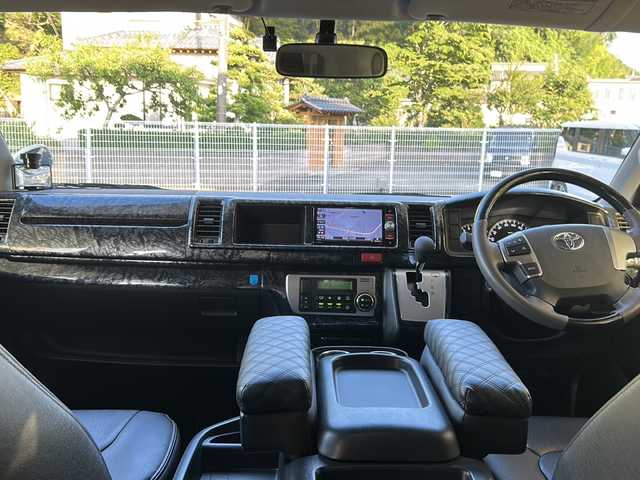 トヨタ ハイエース GL 福島県 2015(平27)年 2.9万km ホワイトパールクリスタルシャイン 登録時走行距離：28314km/社外SDナビ/（AM/FM/BT/CD/DVD/フルセグTV）/モデリスタフルエアロ/バックカメラ/フリップダウンモニター/パワースライドドア/リヤクリアランスソナー/社外ETC/社外AW/社外ドラレコ/スマートキー/プッシュスタート/オートヘッドライト/オートエアコン/リヤエアコン/AC100V/パワーウィンド/（D/P)/サイドバイザー/革調シートカバー/ヘッドランプLED/社外フォグランプLED/社外テールランプ/保証書/取扱説明書