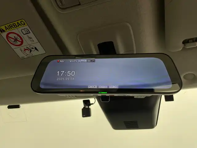 トヨタ ルーミー カスタムG－T 鹿児島県 2020(令2)年 3.7万km パールホワイトⅢ スマートアシスト/・衝突回避支援ブレーキ機能/・車線逸脱警報機能/・オートハイビーム/・コーナーセンサー/全車速追従機能付ＡＣＣ/純正ナビ/（NSZT-Y68T）/バックカメラ/ワンセグTV/両側パワースライドドア/ビルトインETC/プッシュスタート/スマートキー/電動パーキングブレーキ/ステアリングスイッチ/LEDヘッドライト/LEDフォグライト/純正フロアマット/純正15インチAW/ロールサンシェード