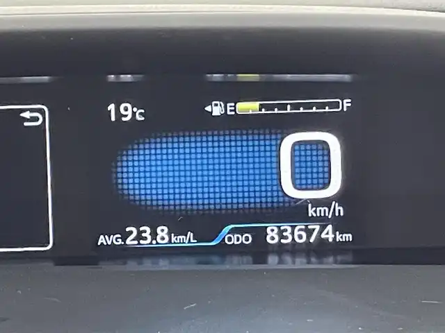 トヨタ プリウス S 群馬県 2020(令2)年 8.4万km スーパーホワイトⅡ 社外７型ナビ　バックカメラ　衝突軽減　レーダークルーズ　オートハイビーム　１００Ｖ電源　ビルトインＥＴＣ２．０　前後コーナーセンサー　ＬＥＤヘッド　プッシュスタート　スマートキー　スペアキー　禁煙車