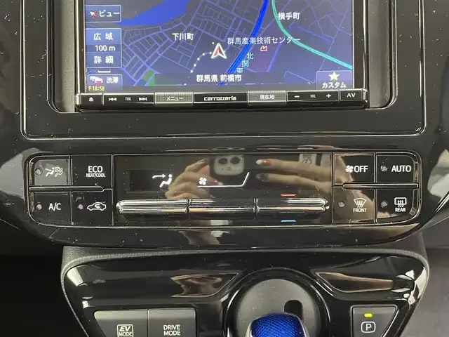 トヨタ プリウス S 群馬県 2020(令2)年 8.4万km スーパーホワイトⅡ 社外７型ナビ　バックカメラ　衝突軽減　レーダークルーズ　オートハイビーム　１００Ｖ電源　ビルトインＥＴＣ２．０　前後コーナーセンサー　ＬＥＤヘッド　プッシュスタート　スマートキー　スペアキー　禁煙車