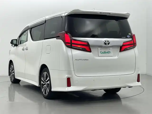 トヨタ アルファード S Cパッケージ 熊本県 2018(平30)年 4万km ホワイトパールクリスタルシャイン 社外ナビ（ＣＤ・ＤＶＤ・フルセグ・ＢＴ・ＳＤ）/バックカメラ　/アルパインフリップダウンモニター/ビルトインＥＴＣ　/両側パワースライドドア　/トヨタセーフティーセンス/・プリクラッシュセーフティ/・レーンキープアシスト/・駐車時支援パーキングサポートシステム/・ロードサインアシスト/・アダブティブクルーズコントロール/・オートハイビーム/横滑り防止/前後クリアランスソナー　/前席シートヒーター　/前席エアーシート　/前席パワーシート　/ステアリングヒーター/パワーバックドア/デジタルインナーミラー/社外フロアマット/純正１８インチAW/オートライト/三眼LEDヘッドライト/フォグランプ/スマートキー/プッシュスタート
