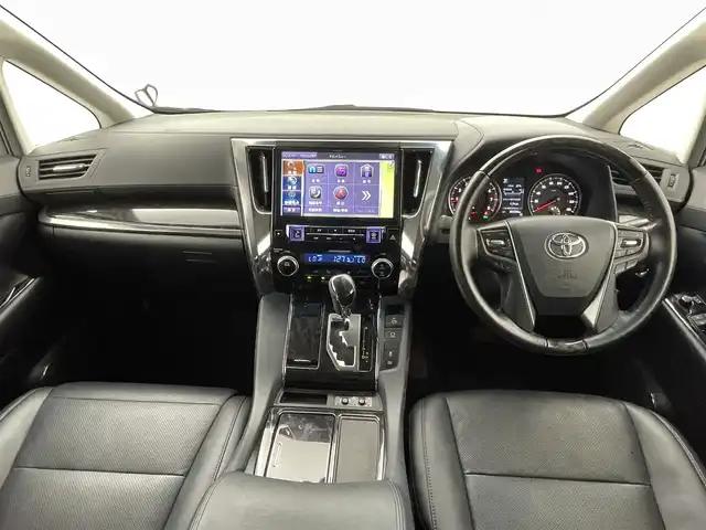 トヨタ アルファード S Cパッケージ 熊本県 2018(平30)年 4万km ホワイトパールクリスタルシャイン 社外ナビ（ＣＤ・ＤＶＤ・フルセグ・ＢＴ・ＳＤ）/バックカメラ　/アルパインフリップダウンモニター/ビルトインＥＴＣ　/両側パワースライドドア　/トヨタセーフティーセンス/・プリクラッシュセーフティ/・レーンキープアシスト/・駐車時支援パーキングサポートシステム/・ロードサインアシスト/・アダブティブクルーズコントロール/・オートハイビーム/横滑り防止/前後クリアランスソナー　/前席シートヒーター　/前席エアーシート　/前席パワーシート　/ステアリングヒーター/パワーバックドア/デジタルインナーミラー/社外フロアマット/純正１８インチAW/オートライト/三眼LEDヘッドライト/フォグランプ/スマートキー/プッシュスタート
