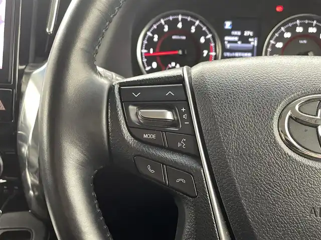 トヨタ アルファード S Cパッケージ 熊本県 2018(平30)年 4万km ホワイトパールクリスタルシャイン 社外ナビ（ＣＤ・ＤＶＤ・フルセグ・ＢＴ・ＳＤ）/バックカメラ　/アルパインフリップダウンモニター/ビルトインＥＴＣ　/両側パワースライドドア　/トヨタセーフティーセンス/・プリクラッシュセーフティ/・レーンキープアシスト/・駐車時支援パーキングサポートシステム/・ロードサインアシスト/・アダブティブクルーズコントロール/・オートハイビーム/横滑り防止/前後クリアランスソナー　/前席シートヒーター　/前席エアーシート　/前席パワーシート　/ステアリングヒーター/パワーバックドア/デジタルインナーミラー/社外フロアマット/純正１８インチAW/オートライト/三眼LEDヘッドライト/フォグランプ/スマートキー/プッシュスタート