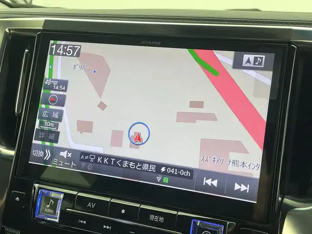トヨタ アルファード S Cパッケージ 熊本県 2018(平30)年 4万km ホワイトパールクリスタルシャイン 社外ナビ（ＣＤ・ＤＶＤ・フルセグ・ＢＴ・ＳＤ）/バックカメラ　/アルパインフリップダウンモニター/ビルトインＥＴＣ　/両側パワースライドドア　/トヨタセーフティーセンス/・プリクラッシュセーフティ/・レーンキープアシスト/・駐車時支援パーキングサポートシステム/・ロードサインアシスト/・アダブティブクルーズコントロール/・オートハイビーム/横滑り防止/前後クリアランスソナー　/前席シートヒーター　/前席エアーシート　/前席パワーシート　/ステアリングヒーター/パワーバックドア/デジタルインナーミラー/社外フロアマット/純正１８インチAW/オートライト/三眼LEDヘッドライト/フォグランプ/スマートキー/プッシュスタート