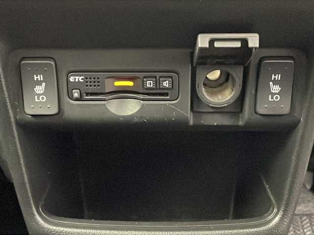 ホンダ Ｎ ＢＯＸ カスタム G SSパッケージ 新潟県 2017(平29)年 10.2万km プレミアムホワイトパールⅡ 　純正ナビ/　フルセグテレビ/Bluetooth/　バックカメラ/　片側パワースライドドア/　ETC/　HID/　オートライト/　シートヒーター/　ステアリングスイッチ/　アイドリングストップ/　ウィンカーミラー/　ドアバイザー/　プッシュスタート/　スマートキー