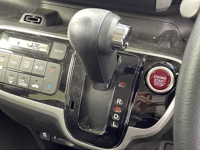 ホンダ Ｎ ＢＯＸ カスタム G SSパッケージ 新潟県 2017(平29)年 10.2万km プレミアムホワイトパールⅡ 　純正ナビ/　フルセグテレビ/Bluetooth/　バックカメラ/　片側パワースライドドア/　ETC/　HID/　オートライト/　シートヒーター/　ステアリングスイッチ/　アイドリングストップ/　ウィンカーミラー/　ドアバイザー/　プッシュスタート/　スマートキー