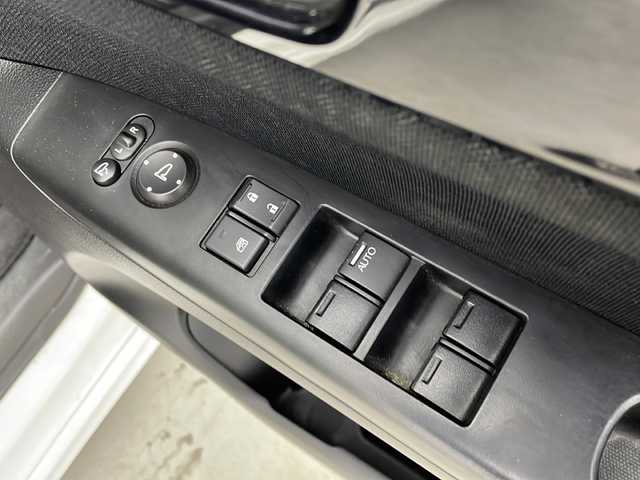 ホンダ Ｎ ＢＯＸ カスタム G SSパッケージ 新潟県 2017(平29)年 10.2万km プレミアムホワイトパールⅡ 　純正ナビ/　フルセグテレビ/Bluetooth/　バックカメラ/　片側パワースライドドア/　ETC/　HID/　オートライト/　シートヒーター/　ステアリングスイッチ/　アイドリングストップ/　ウィンカーミラー/　ドアバイザー/　プッシュスタート/　スマートキー