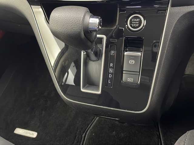 日産 セレナ ハイウェイスター V 栃木県 2021(令3)年 4.5万km ダークメタルグレー/ダイヤモンドブラック 両側パワースライドドア/純正ナビ/　ラジオ・SD・TV・USB・BT・CD・DVD・Blu-ray・ /    HDMI/純正フリップダウンモニター/プロパイロット/レーダークルーズコントロール/ETC/アラウンドビューモニター　/前方ドライブレコーダー/前後コーナーセンサー/アイドリングストップ/デジタルインナーミラー/ブラインドスポットモニター/純正フロアマット/純正アルミホイール/スマートスペアキー×１