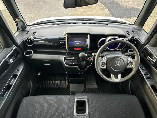 ホンダ Ｎ ＢＯＸ カスタム ターボ SSパッケージ 神奈川県 2014(平26)年 7.1万km プレミアムホワイトパール 純正インターナビ（VXM-155VSi）/AM FM TV　Bluetooth　/バックカメラ/両側パワースライドドア/前席シートヒーター/ETC/クルーズコントロール/プッシュスタート/スマートキー/純正15インチアルミホイール/純正フロアマット