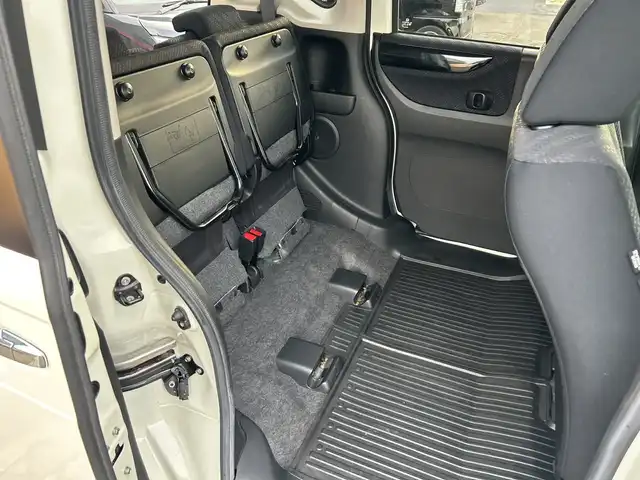 ホンダ Ｎ ＢＯＸ カスタム ターボ SSパッケージ 神奈川県 2014(平26)年 7.1万km プレミアムホワイトパール 純正インターナビ（VXM-155VSi）/AM FM TV　Bluetooth　/バックカメラ/両側パワースライドドア/前席シートヒーター/ETC/クルーズコントロール/プッシュスタート/スマートキー/純正15インチアルミホイール/純正フロアマット