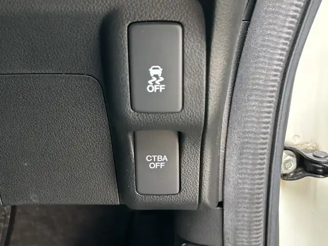 ホンダ Ｎ ＢＯＸ カスタム ターボ SSパッケージ 神奈川県 2014(平26)年 7.1万km プレミアムホワイトパール 純正インターナビ（VXM-155VSi）/AM FM TV　Bluetooth　/バックカメラ/両側パワースライドドア/前席シートヒーター/ETC/クルーズコントロール/プッシュスタート/スマートキー/純正15インチアルミホイール/純正フロアマット