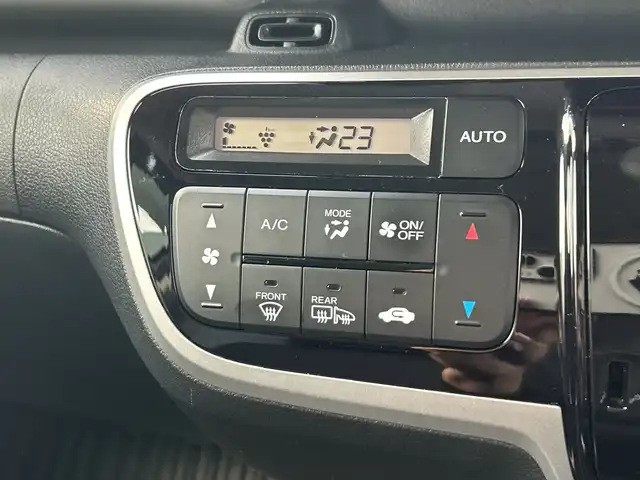 ホンダ Ｎ ＢＯＸ カスタム ターボ SSパッケージ 神奈川県 2014(平26)年 7.1万km プレミアムホワイトパール 純正インターナビ（VXM-155VSi）/AM FM TV　Bluetooth　/バックカメラ/両側パワースライドドア/前席シートヒーター/ETC/クルーズコントロール/プッシュスタート/スマートキー/純正15インチアルミホイール/純正フロアマット